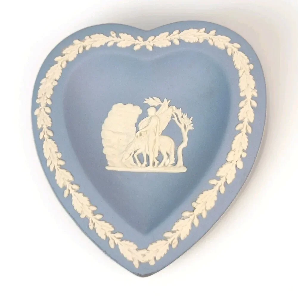 Vintage 1960s Wedgwood Blue Jasperware Heart Shaped Trinket Dish Winged Horse 4
